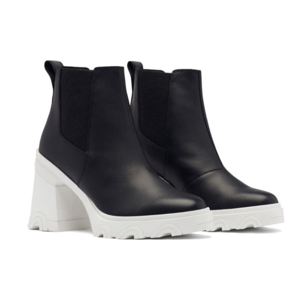 Sorel Brex Womens heeled Chelsea leather boots / water proof size 9.5